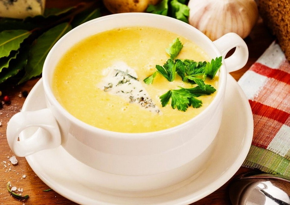 French cheese soup with chicken